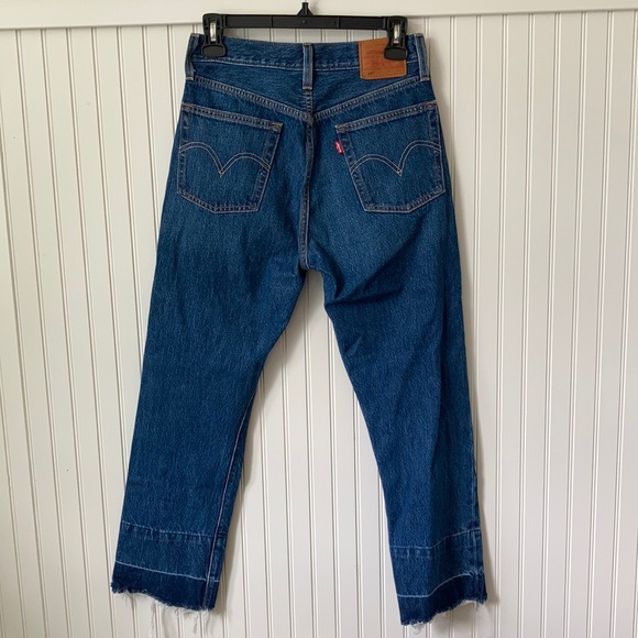 SOLD - LIKE NEW Levi’s 501 Distressed Raw Hem Crop Jeans - Picture 8 of 13